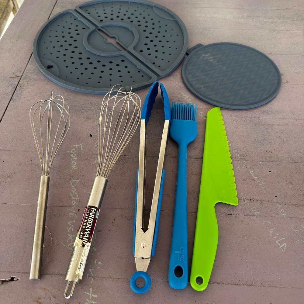7 Mixed Kitchen Utensils